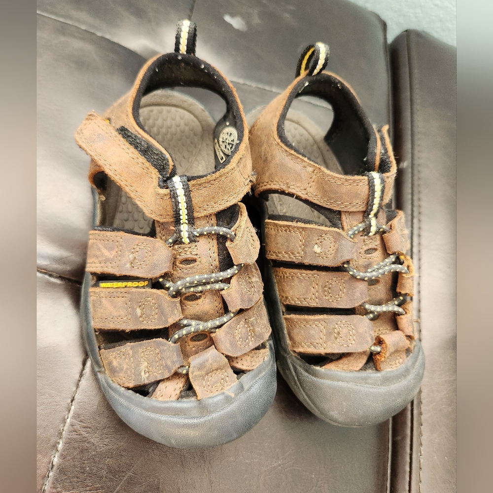 Keen Kids size 10 Sandals